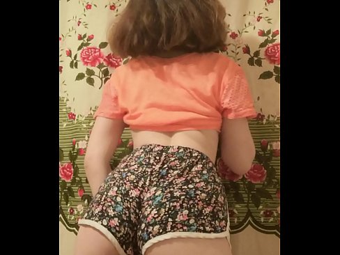 ❤️ Sexy junges Babe zieht ihre Shorts vor der Kamera aus ❤ Porno bei porn de.hentaiser.ru ❤