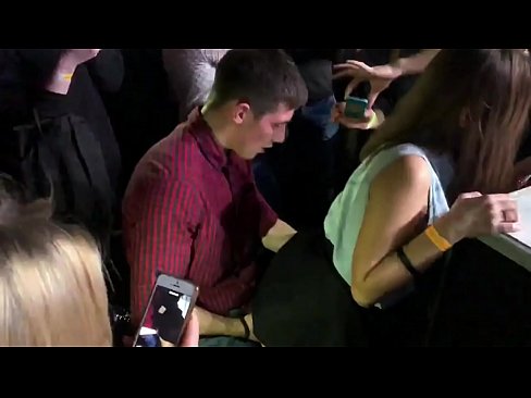 ❤️ Echter Sex in einem russischen Nachtclub. 18-jährige russische Mädchen in den Anus und Vagina gefickt in einem Nachtclub ❤ Porno bei porn de.hentaiser.ru ❤