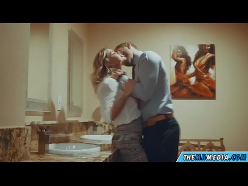 ❤️ Wenn eine vollbusige Blondine dich in einer öffentlichen Toilette verführt ❤ Porno bei porn de.hentaiser.ru ❤